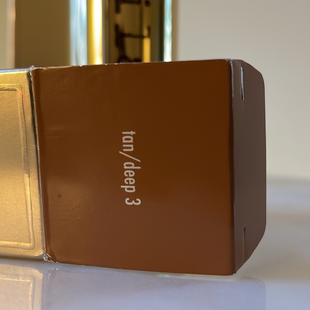 3/$15 Three Stila Hide & Chic Fluid Foundations Tan deep 3 (2) tan 4 (1) new - Picture 4 of 12
